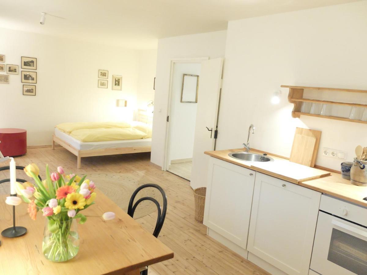 Gartenstudio-Apartment Tausendfreund - Adults Only - Am Chiemsee Брайтбрун ам Киймзее Екстериор снимка